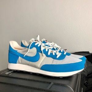 Nike Mens Size 10 Challenger OG Pure Platinum/ Laser Blue